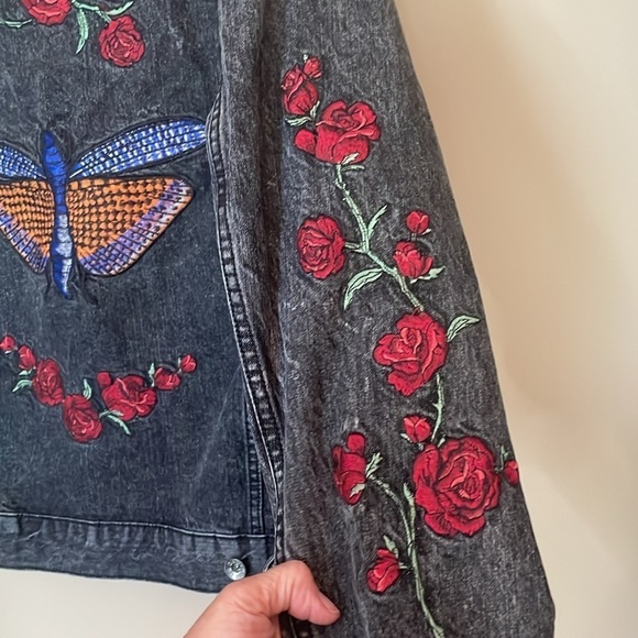 BDG Butterfly & Rose Embroidered Oversize Distressed Grey/Dark Denim Jea… - Picture 6 of 13